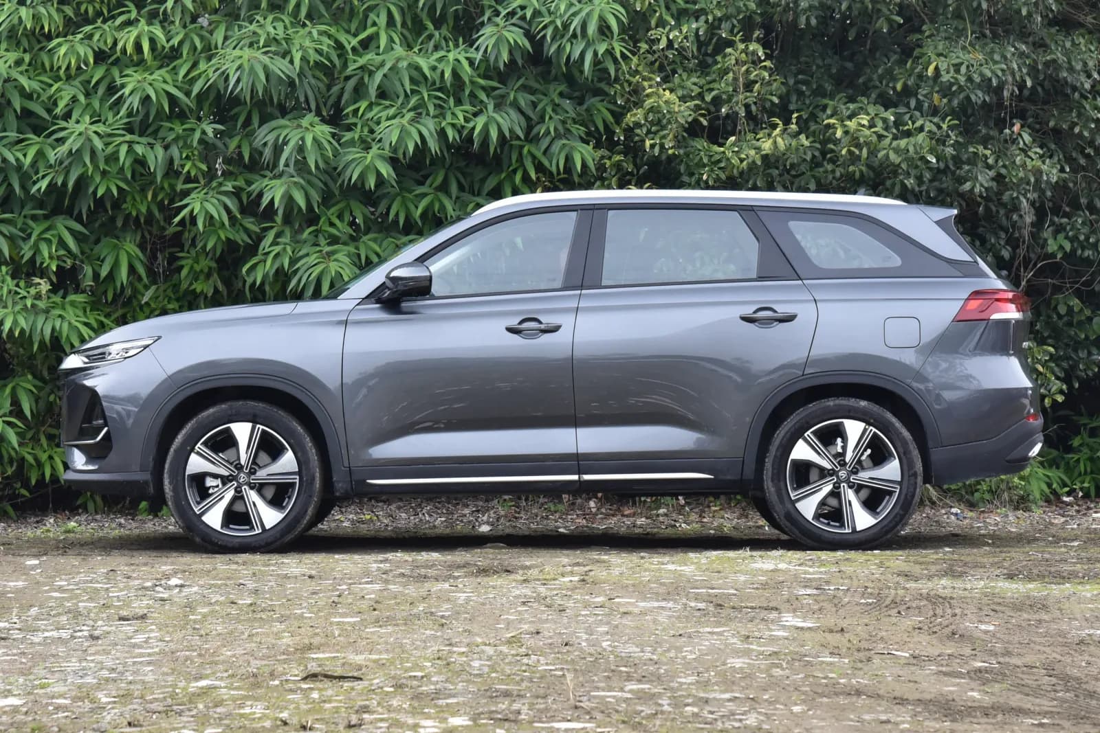 CHANGAN CS75 PRO Comfort Edition 5 places — 3