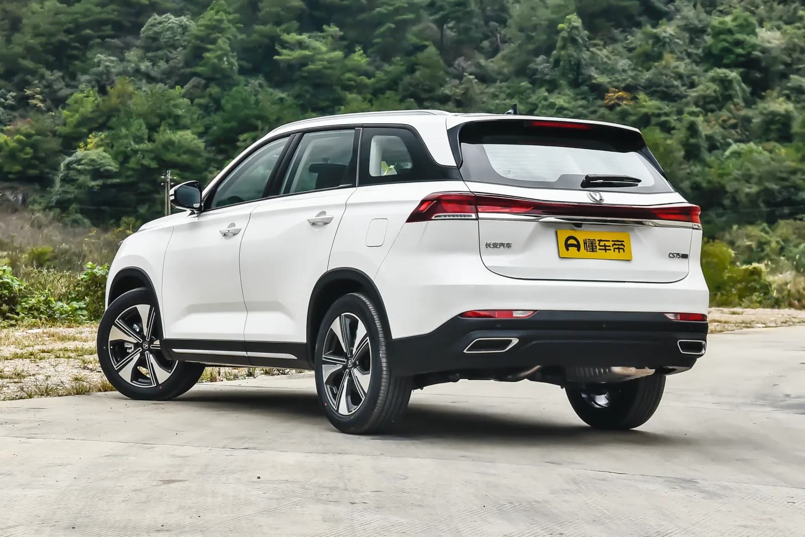 CHANGAN CS75 PRO Enjoy Edition 7 places — 4