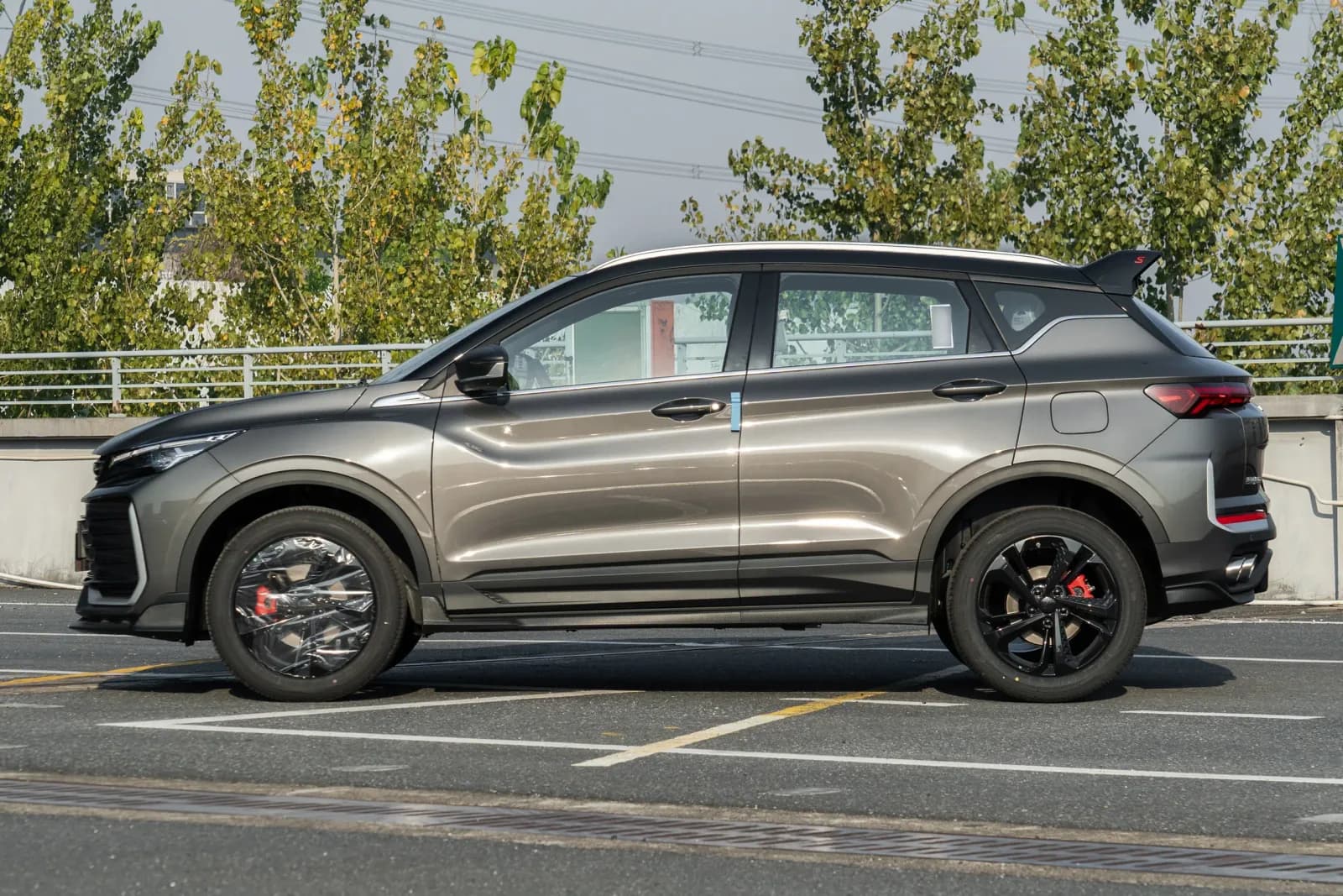 GEELY Coolray Binyue L Internationale Battle edition — 3