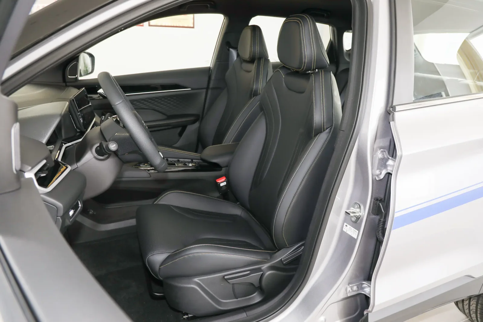 GEELY Coolray Binyue L Internationale Beyond edition — 6