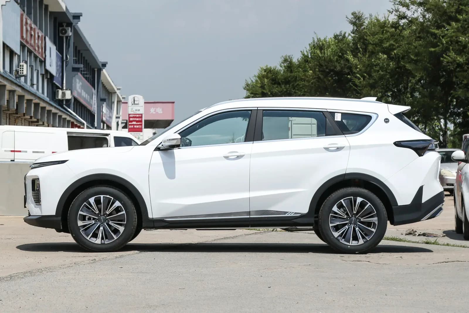 JETOUR X70 PLUS 2026 1.5T 184cv 6DCT Elite+ 5-seats — 3