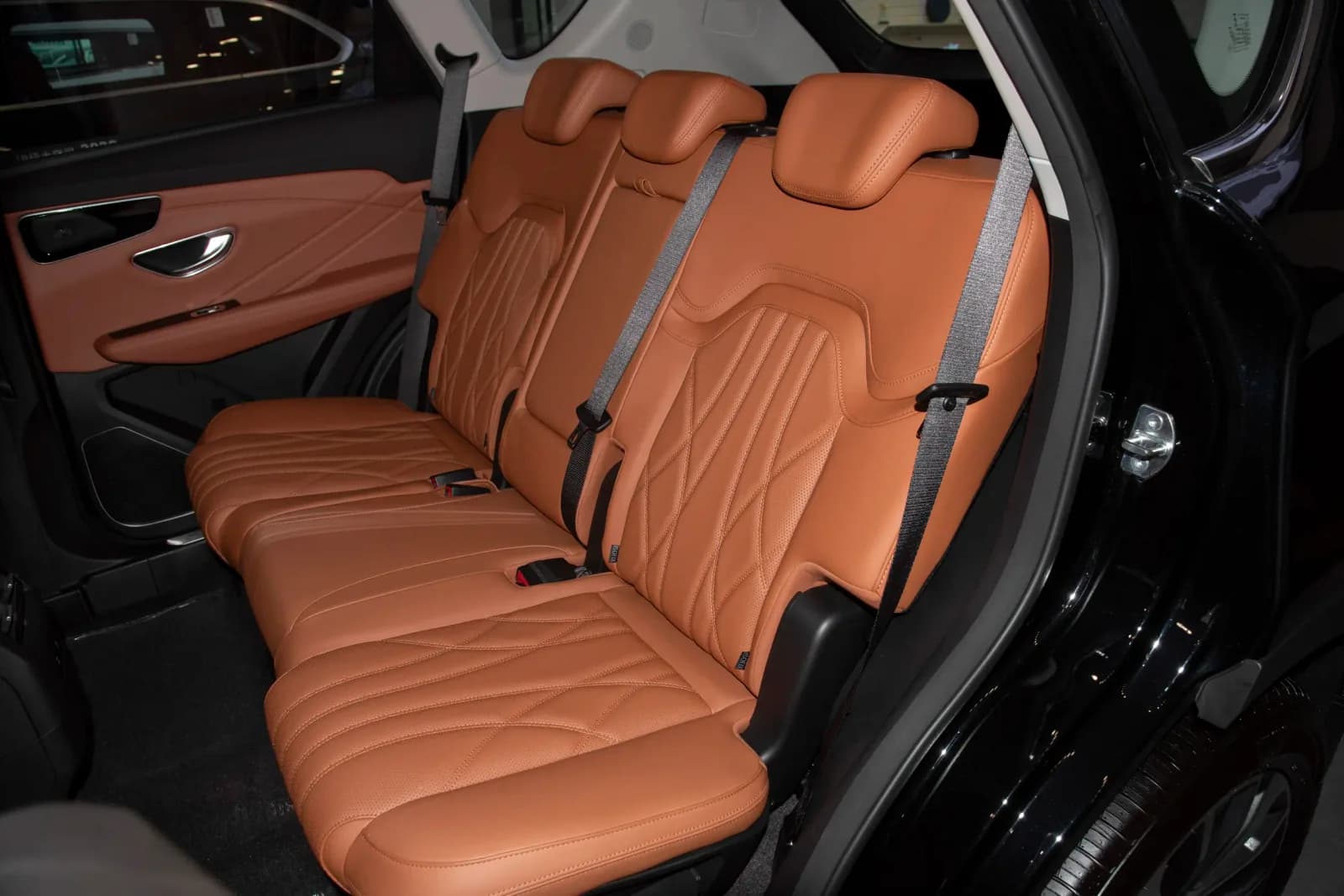 JETOUR X70 PLUS 2026 1.5T 184cv 6DCT Elite+ 5-seats — 7