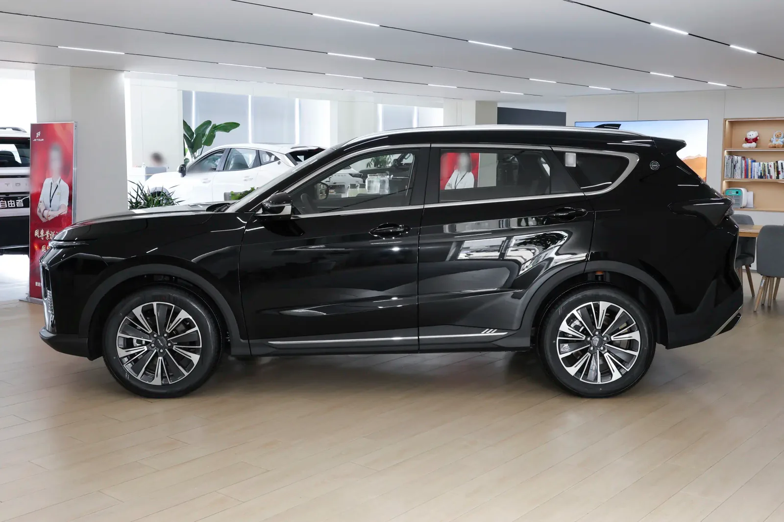 JETOUR X70 PLUS 2026 1.5T 184cv 6DCT Elite+ 7-seats — 3