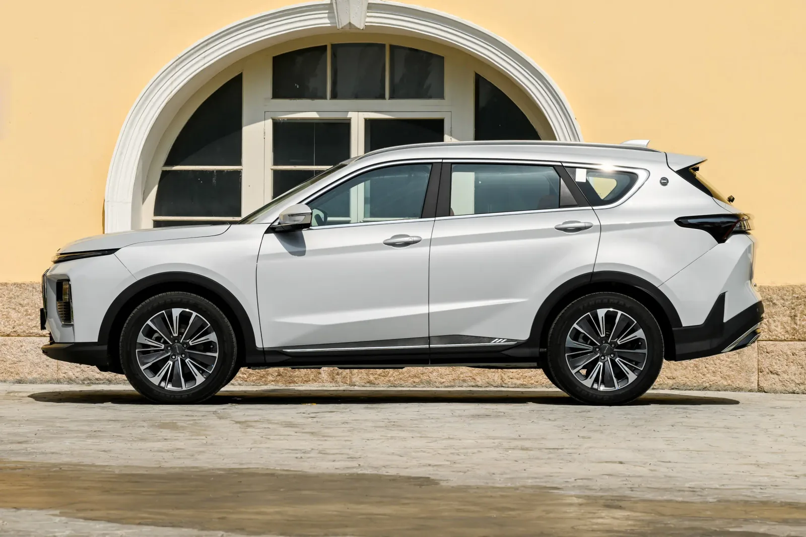 JETOUR X70 PLUS 2026 1.5T 184cv 7DCT Flagship 5-seats — 3