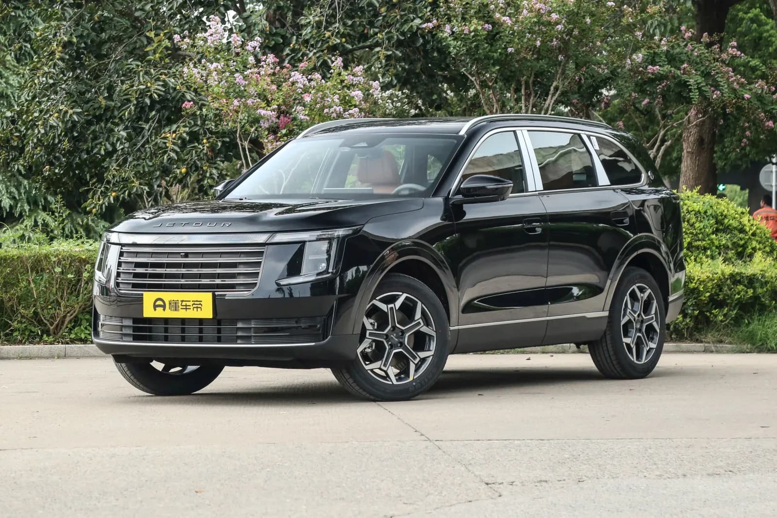 JETOUR X70L 7DCT Luxury Edition 5-seats