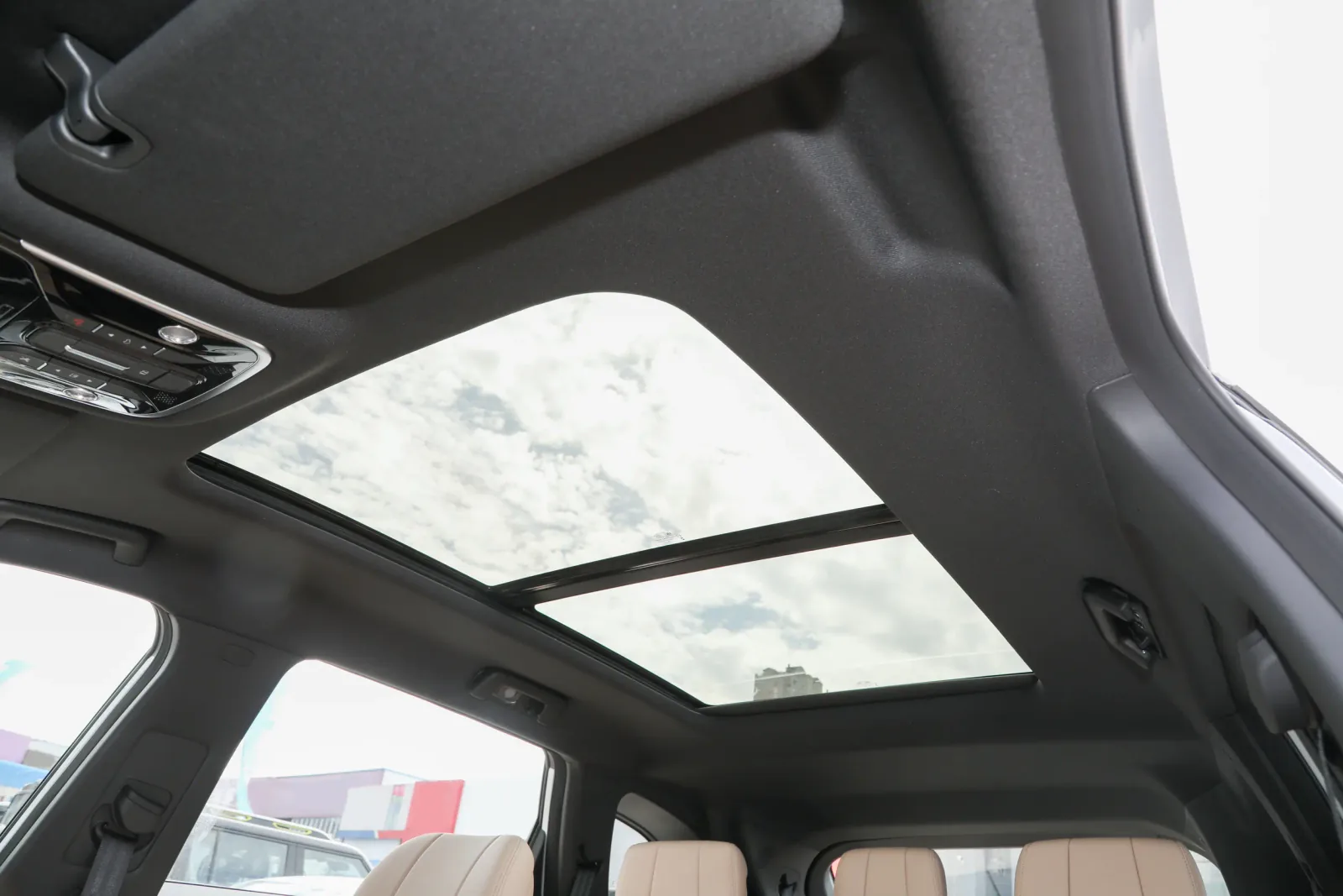 JETOUR X70L 7DCT Luxury Edition 7-seats — 8