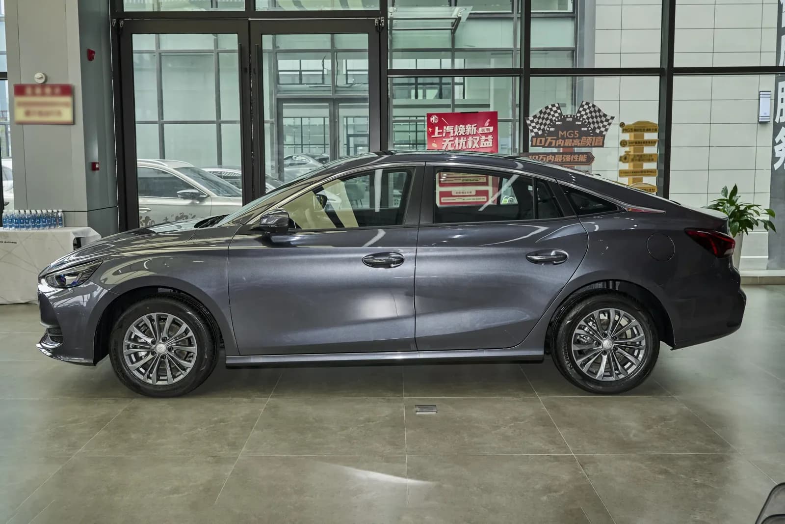 MG MG5 180DVVT 300TGI Global Deluxe Edition — 3