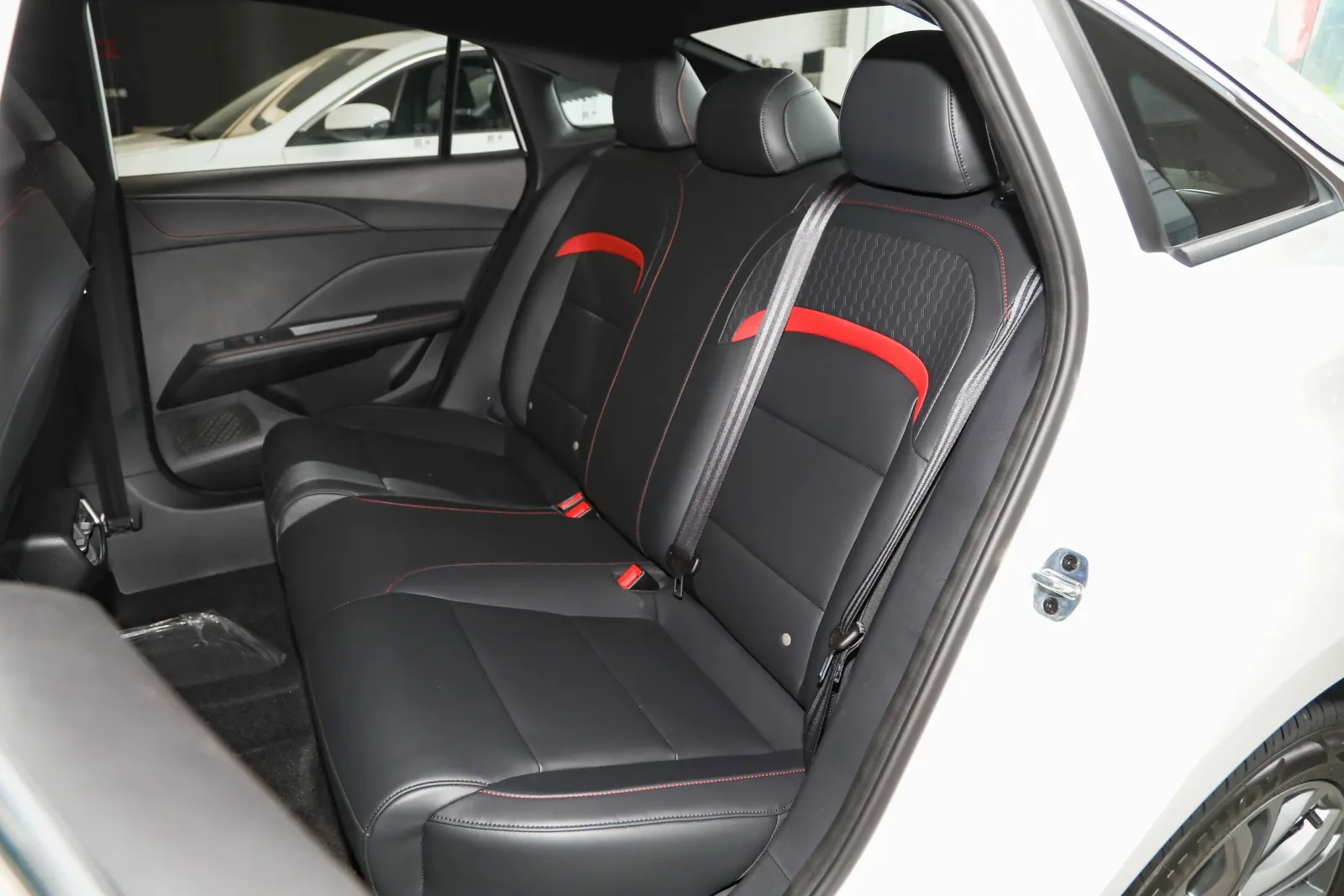 MG MG5 180DVVT 300TGI Global Deluxe Edition — 6