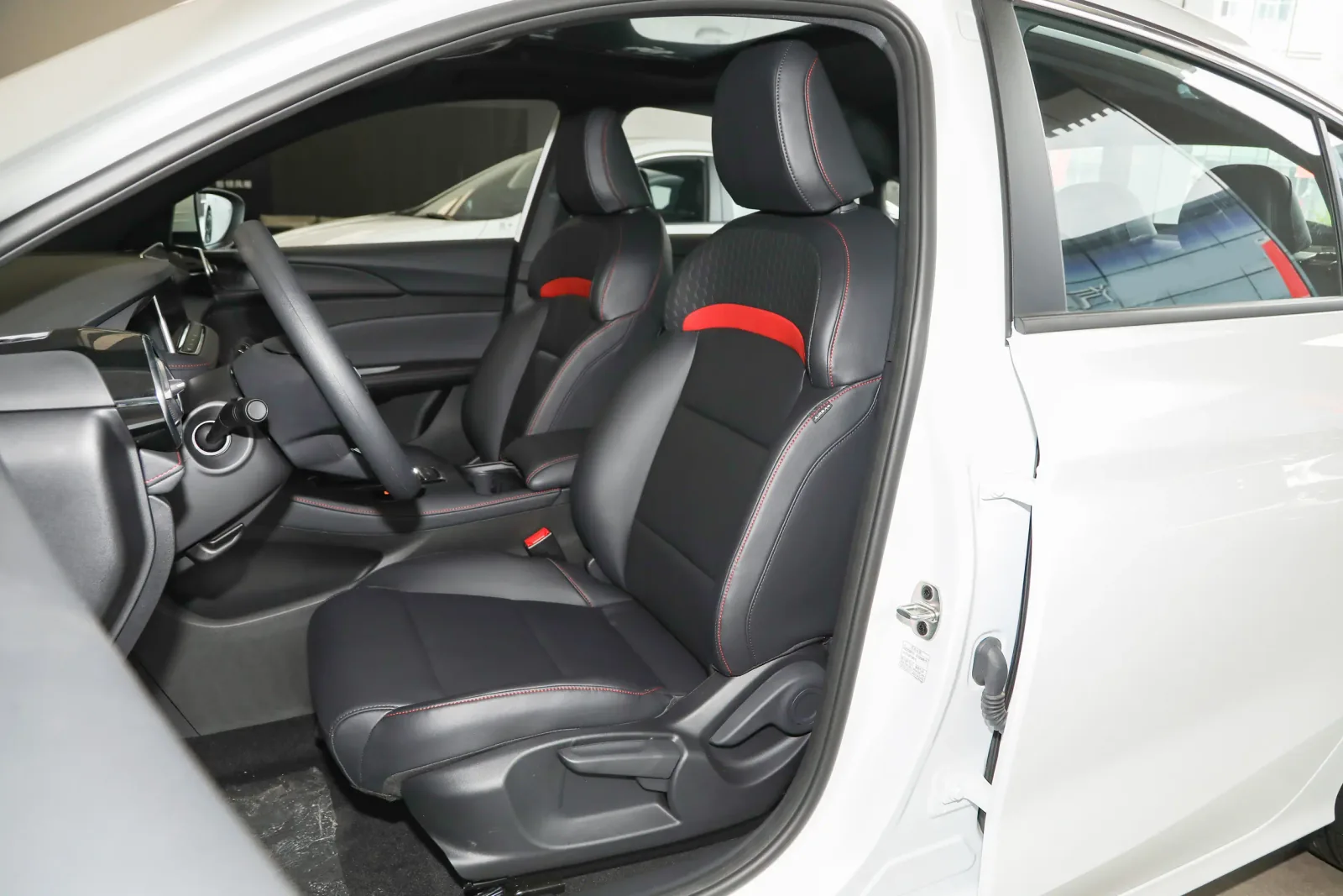 MG MG5 180DVVT 300TGI Global Deluxe Edition — 7