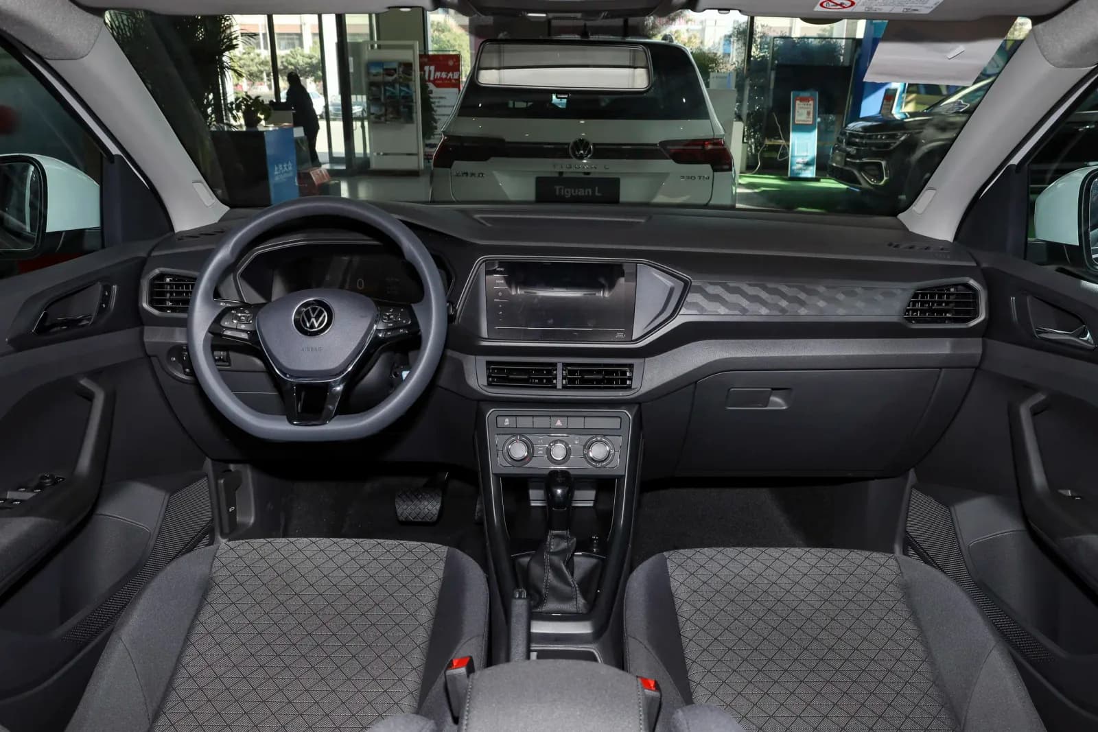 VOLKSWAGEN T-CROSS Facelift 1.5L Automatic Fashion Edition — 5