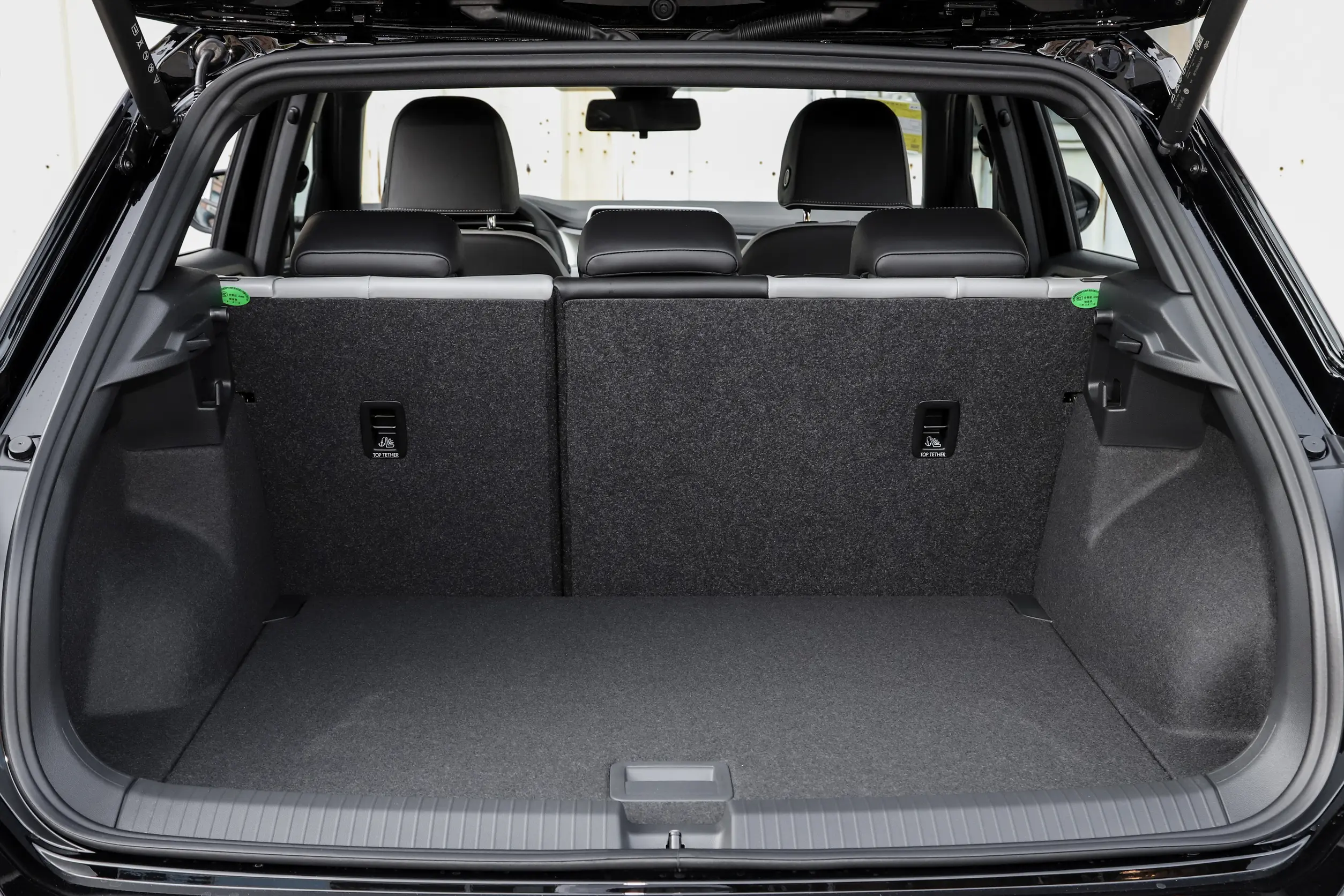 VOLKSWAGEN T-ROC Starlight Edition — 9
