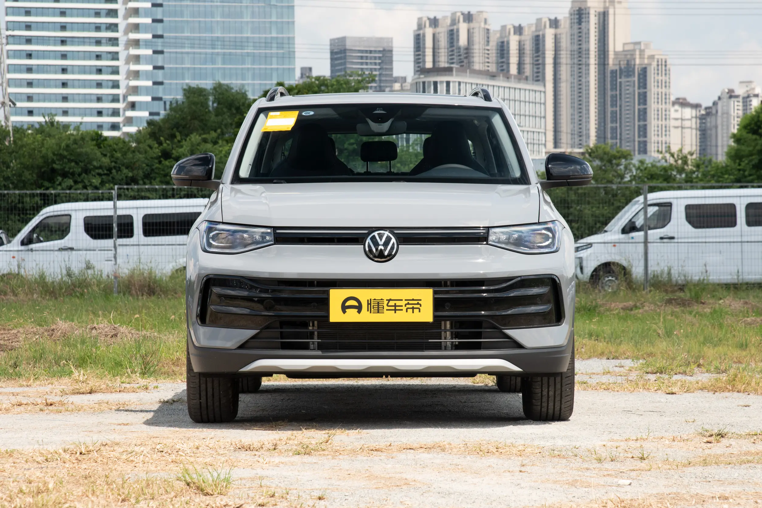 VOLKSWAGEN THARU XR New Edge 300TSI Premium Edition — 2