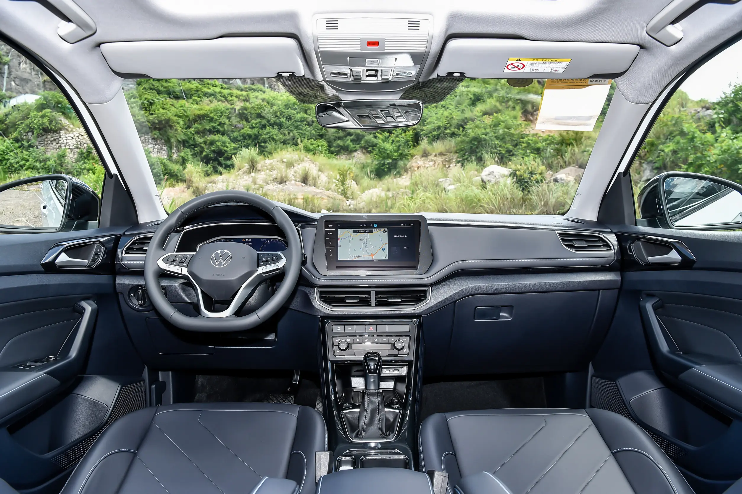 VOLKSWAGEN THARU XR New Edge 300TSI Premium Edition — 5